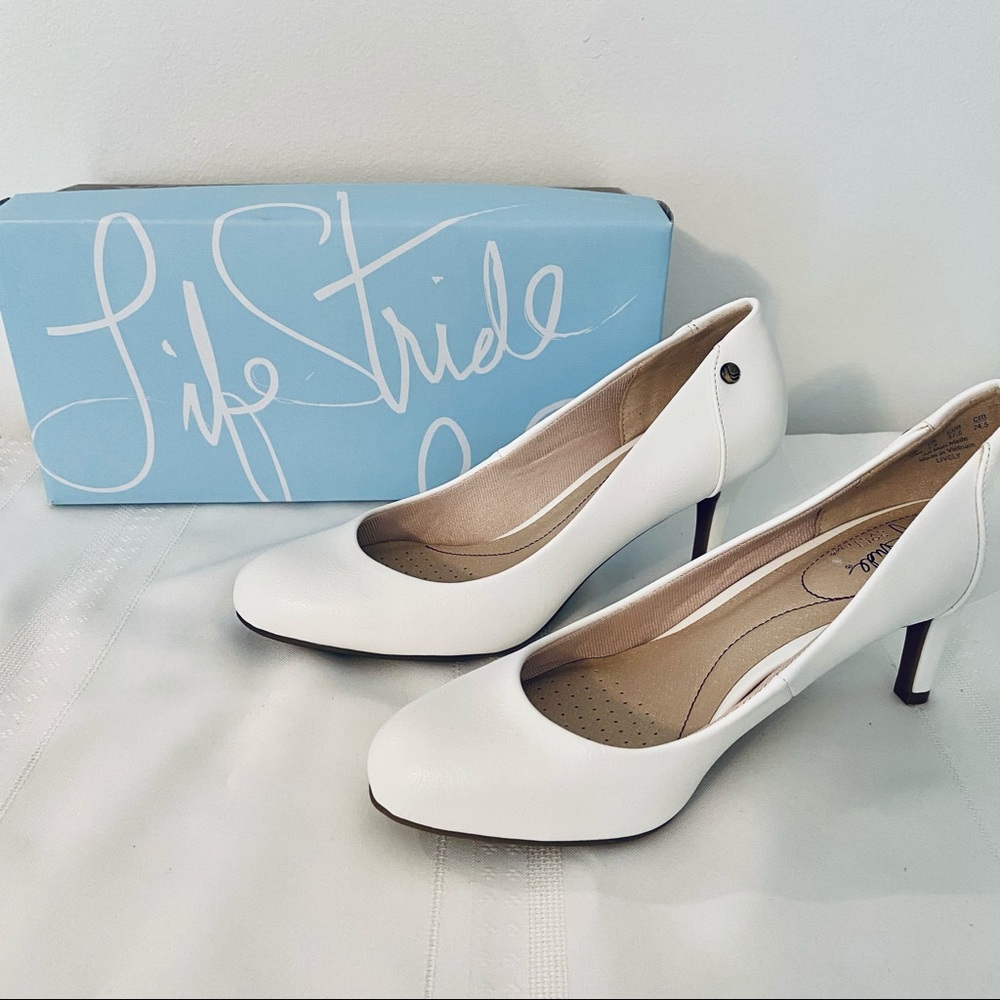 Life Stride Lively White Pumps High Heels Sz 7.5M